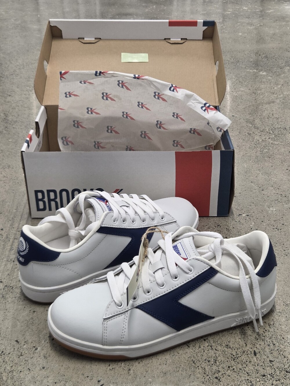 Brooks Heritage Renshaw Men’s 8.5 White Estate Blue New w/ Box Tags